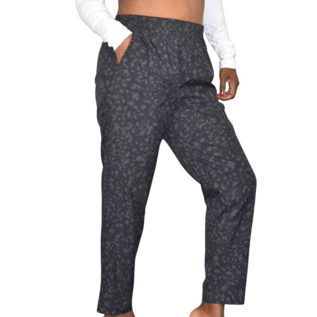Gap Runaround Ankle Pants Black Leopard Tapered Pull On Elastic Lightweight Stretchy Casual Travel Medium