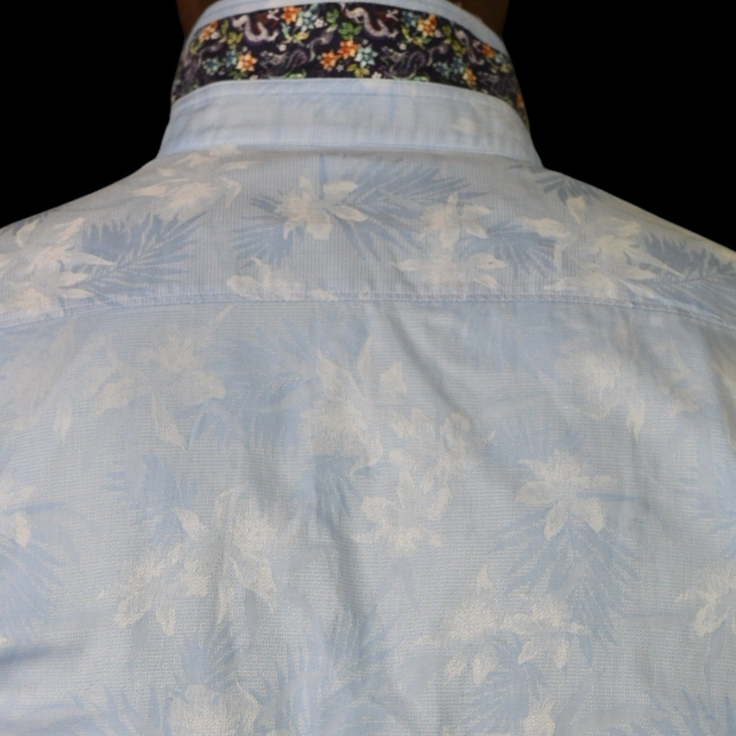 Robert Graham Button Down Shirt Blue Floral Dragon Classic Fit Woven Work Size Medium Mens