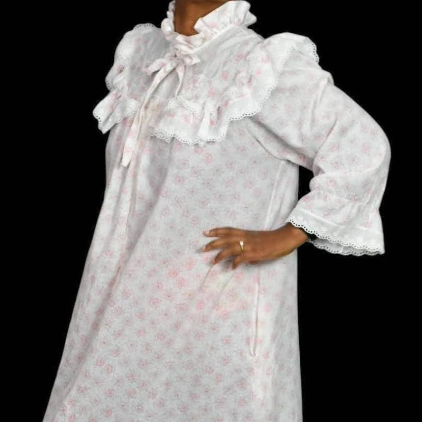 Vintage Gilligan OMalley Nightgown Prairie Country White Floral Maxi Size Medium