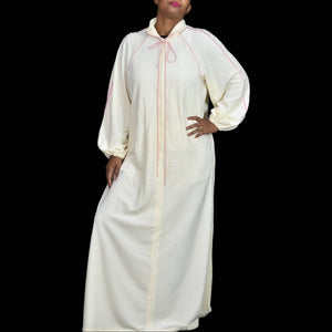 Vintage Bill Tice Velour Robe Off Cream White Housecoat Loungewear Caftan Size Large