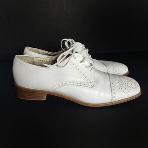 Vintage Joan Helpern Wingtip Oxford Shoes Size 8