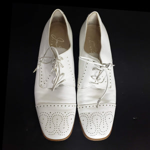 Vintage Joan Helpern Wingtip Oxford Shoes Size 8