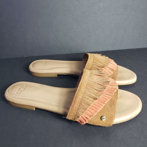 UGG Binx Thong Sandals Size 6