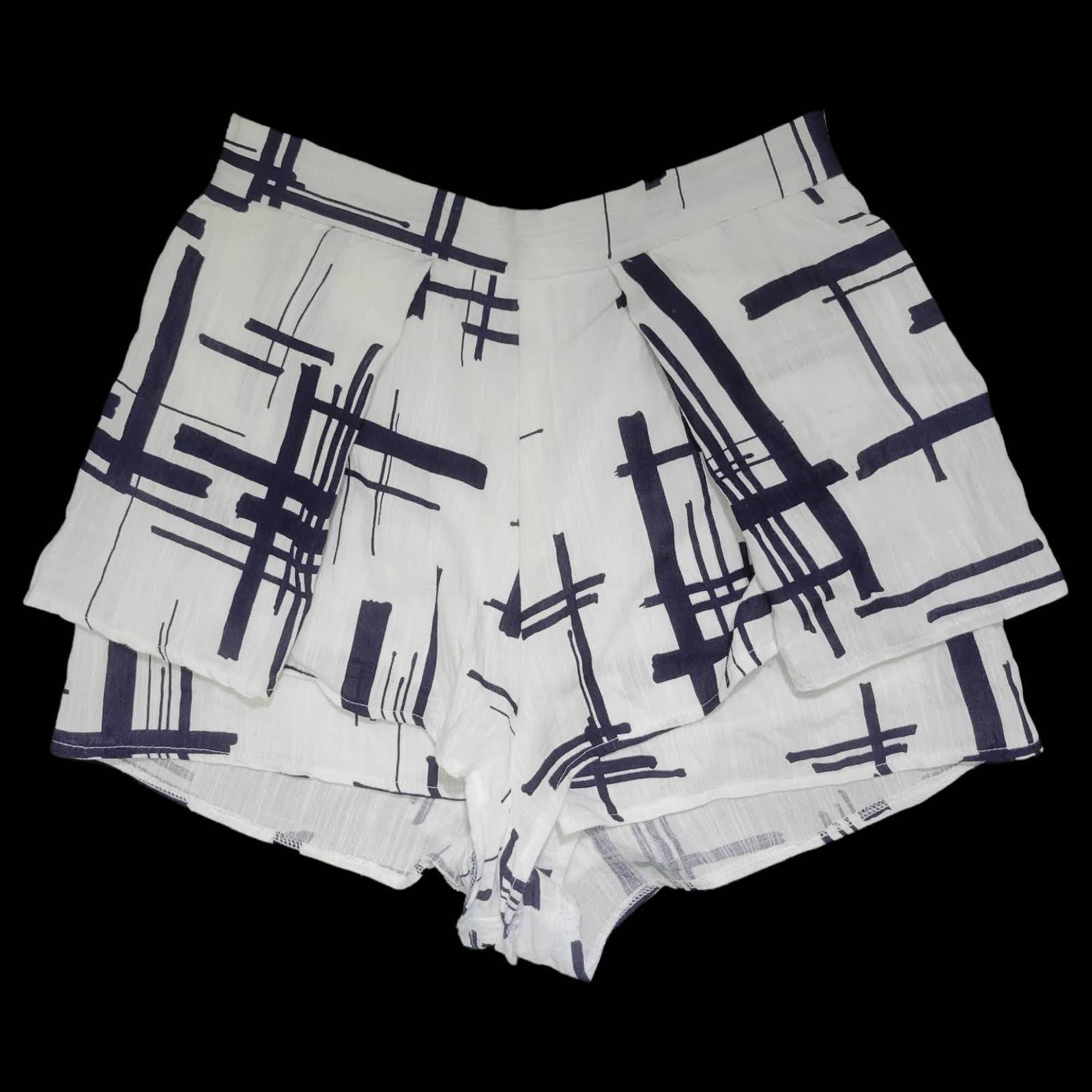 Latiste by Amy High Waisted Shorts Layered Flounce Tap Pants Abstract Size Small