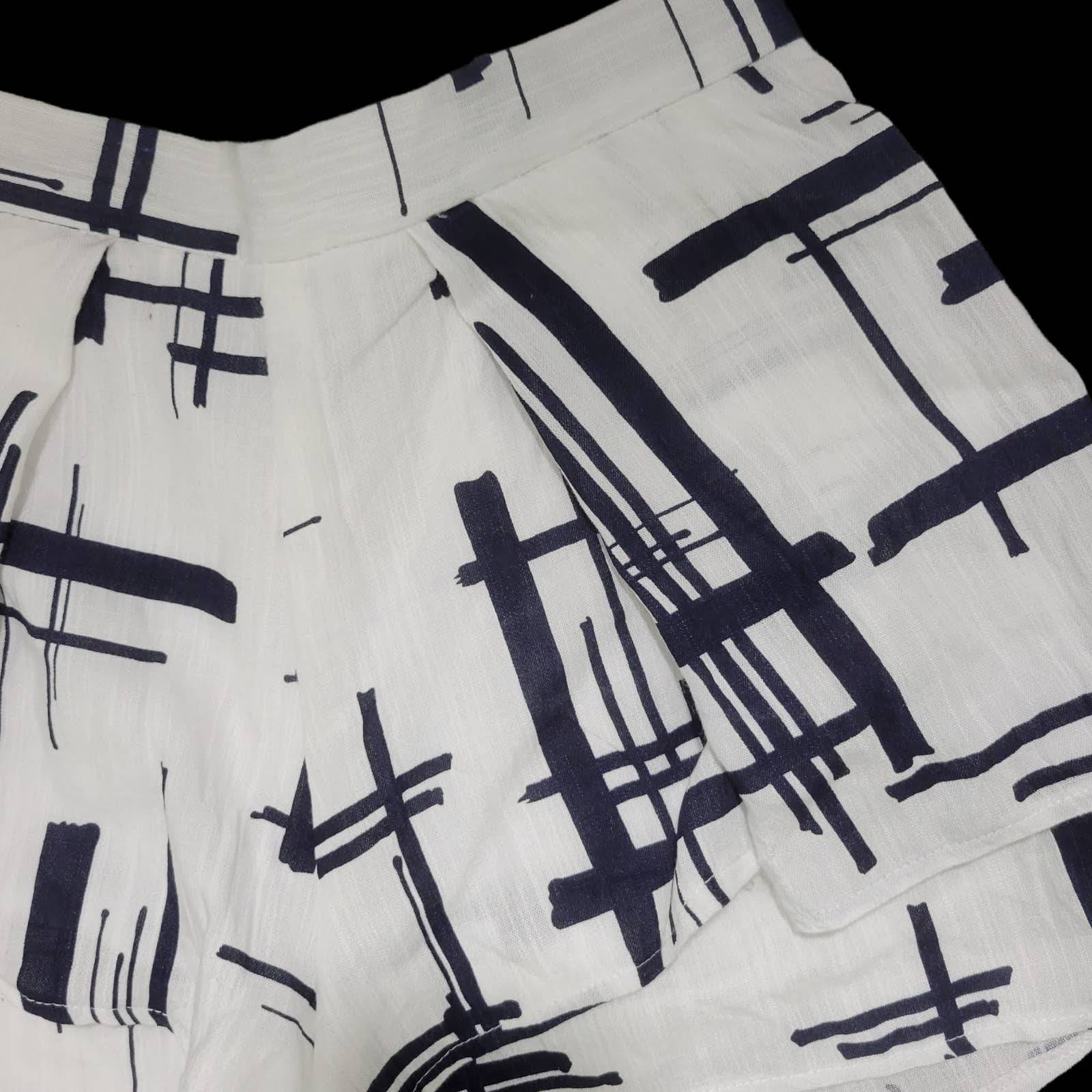 Latiste by Amy High Waisted Shorts Layered Flounce Tap Pants Abstract Size Small