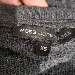 Moss Copenhagen Muscle Tank Top Cutoff Sweatshirt Tee Grey Graphic Size XS